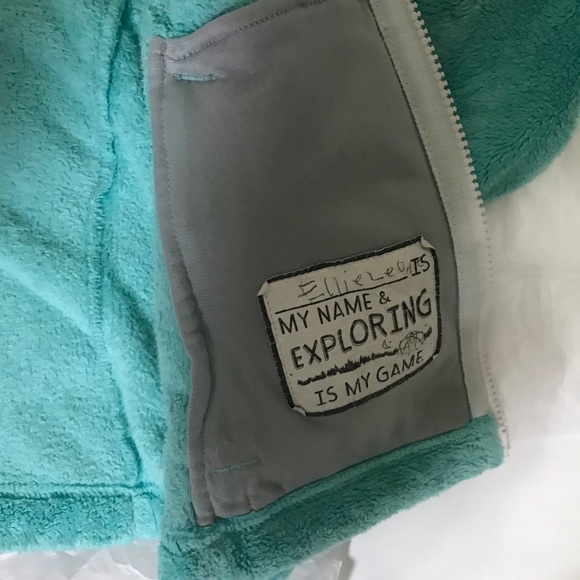 North Face Fuzzy Sweatshirt - Picture 4 of 9